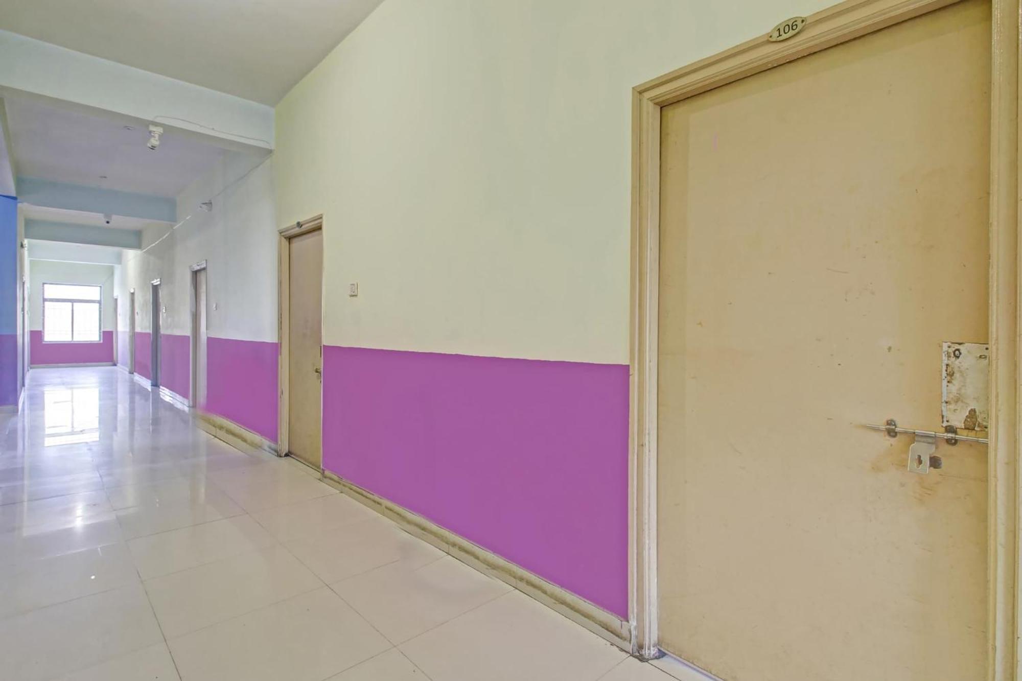 Hotel O Satya Inn Karimnagar Kültér fotó